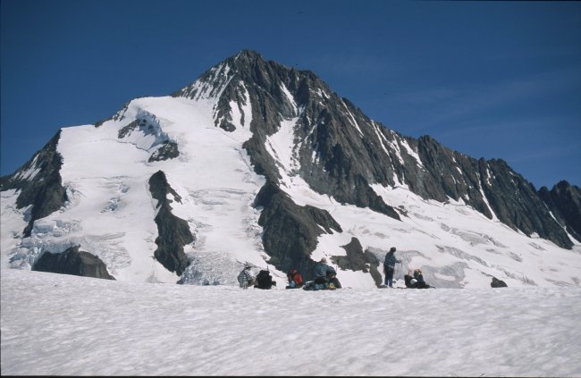 B7: Finsteraarhorn, Berner Oberland (24.08.01)