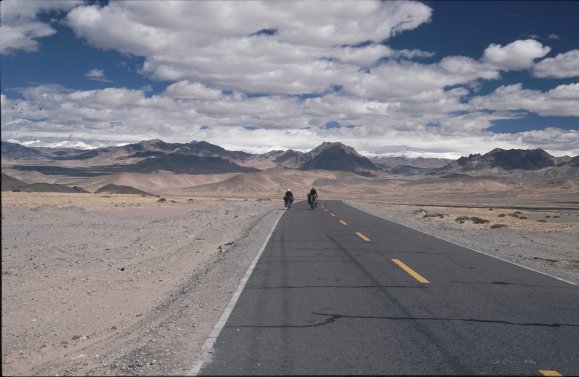 L2: Einsamkeit (Western-Tibet-Highway bei Ali, 19.09.05)