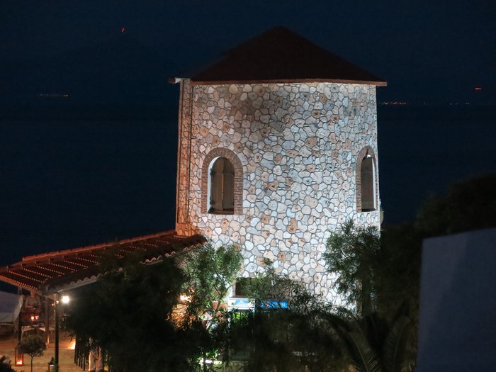 ST41: Hotel bei Nacht (Pátras, Griechenland, 25.05.18)