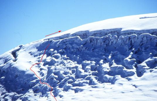 Eisbruch unterhalb des Hauptgipfels